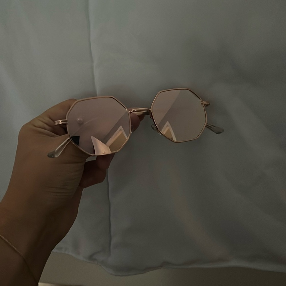 Light pink/cream shades